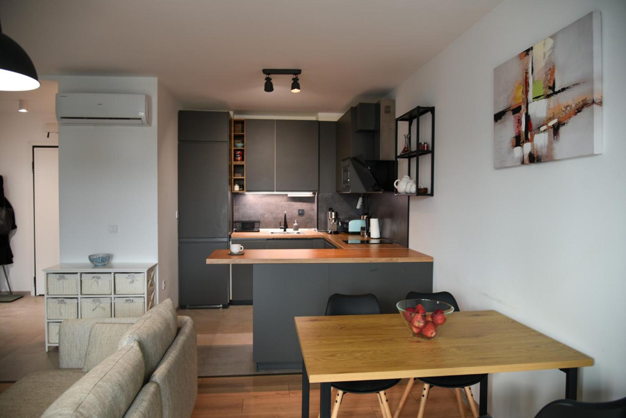 Sunlit Elegance Escape Apartment Varna Buitenkant foto