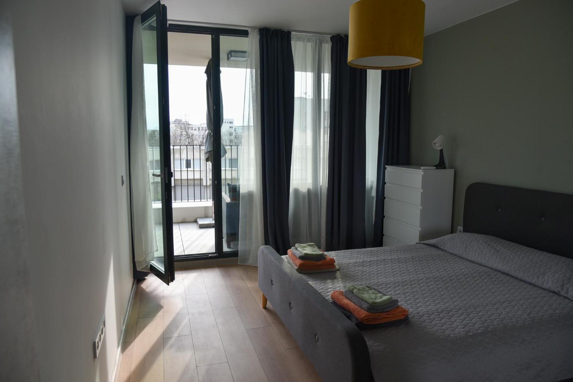 Sunlit Elegance Escape Apartment Varna Buitenkant foto